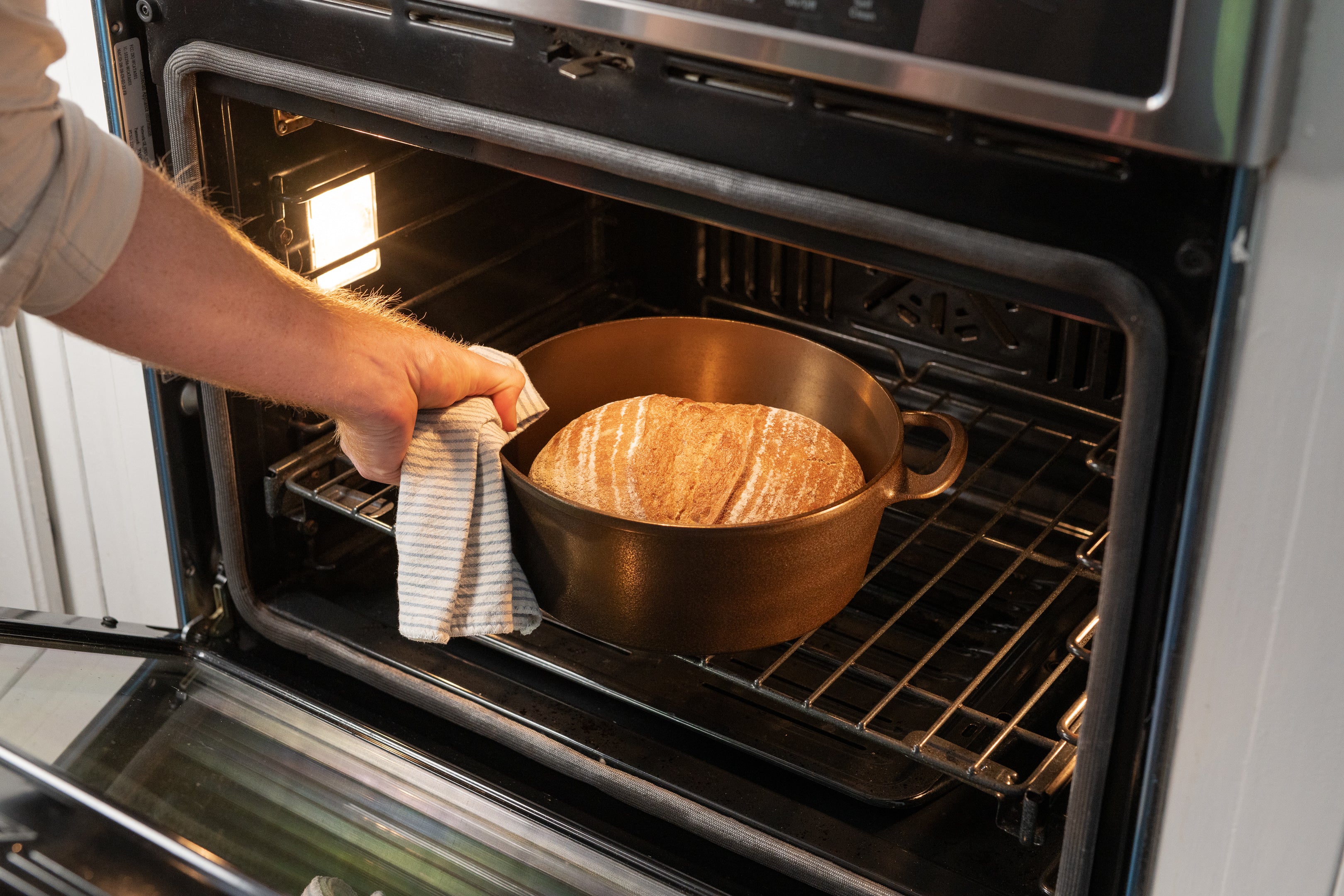 No Knead Dutch Oven Yeast Bread